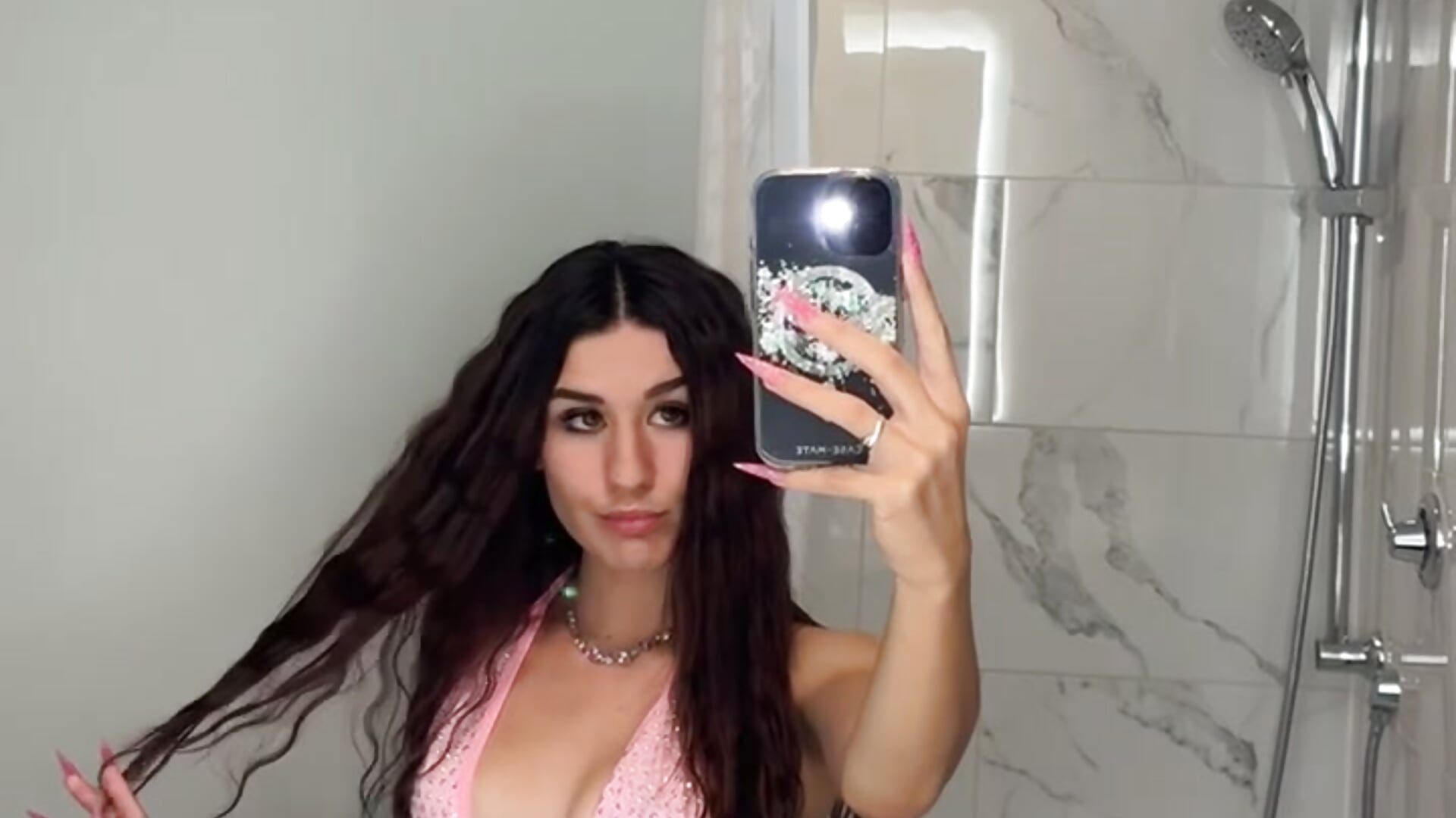 I love pink!! - video by fleshxfairy cam model