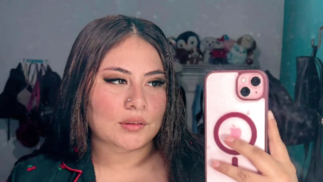 4953c228-a9ee-49d1-86b2-e1c711085e58-1_all_14288 - video di Edalyn29 modella di cam