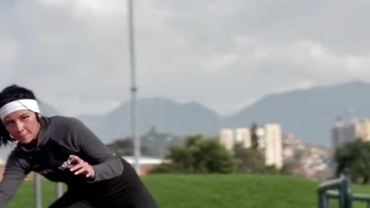 Between movements and smiles… my favorite passion 🤍 - video oleh april_bennett kamera model