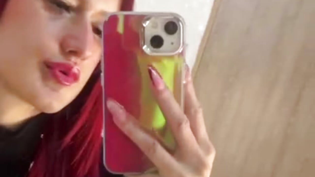 WhatsApp Video 2026-01-29 at 7,44,37 AM – видео вебкам-модели Caroline_daring