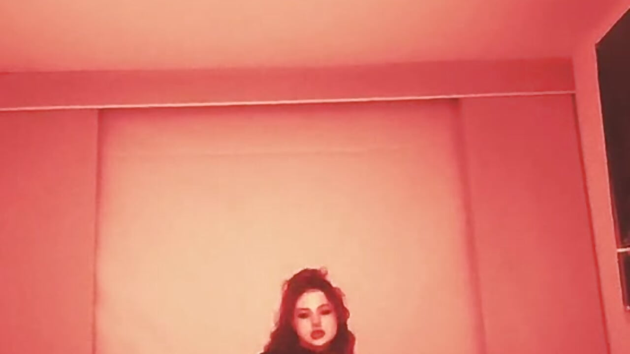 I would love to dance for you - video by RavenVamp cam model