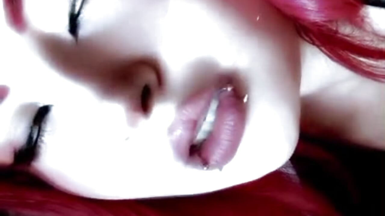 Kiss  me - video by RavenVamp cam model