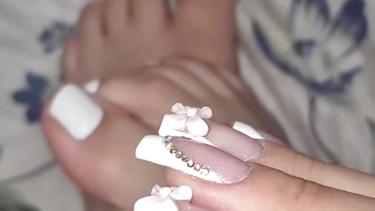 sexy fingers and toes❤️‍🔥🥰－カメラキャストのCameron_Heartsの動画