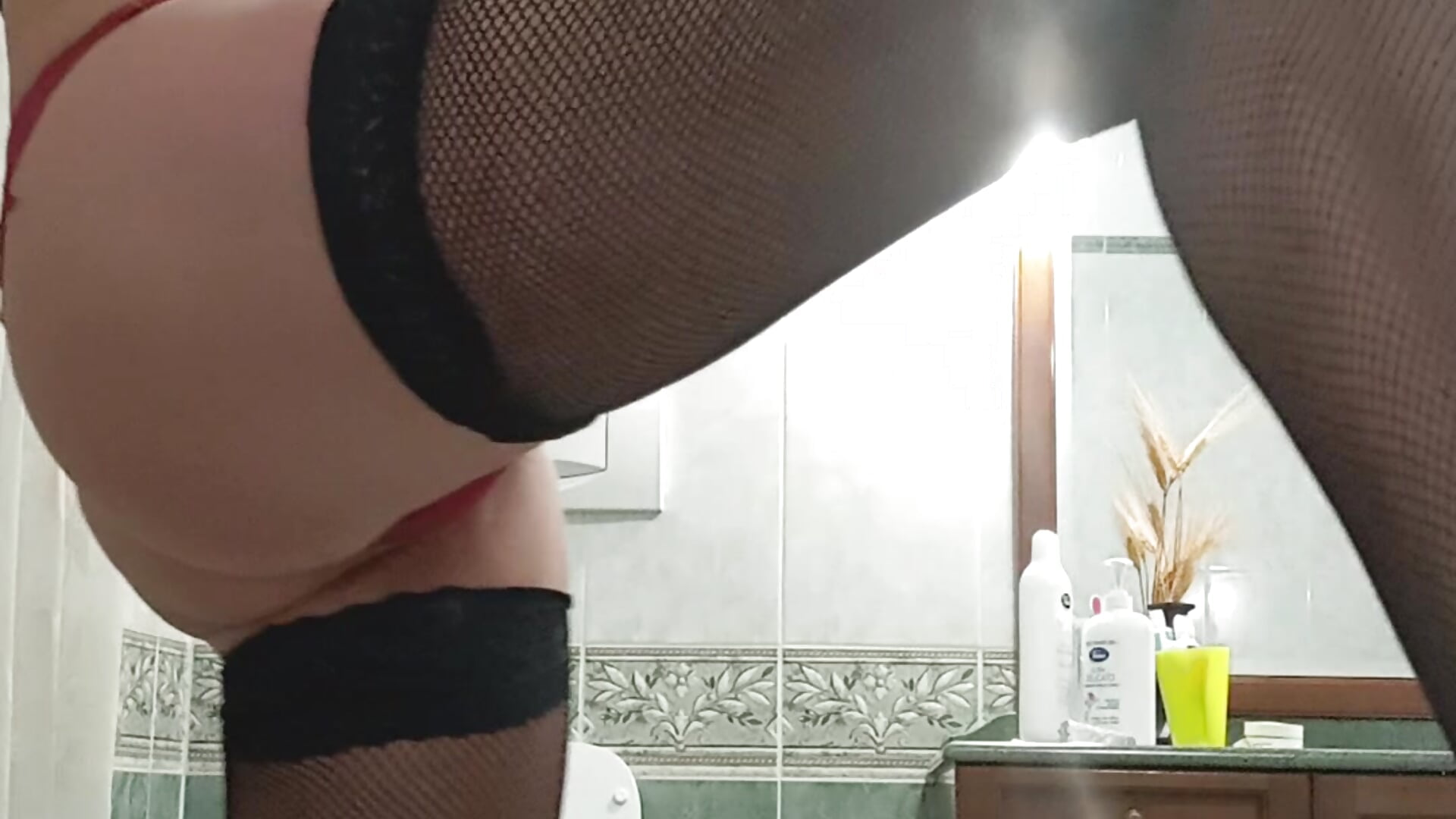 Home toilet short - video av Astrid3 cam model