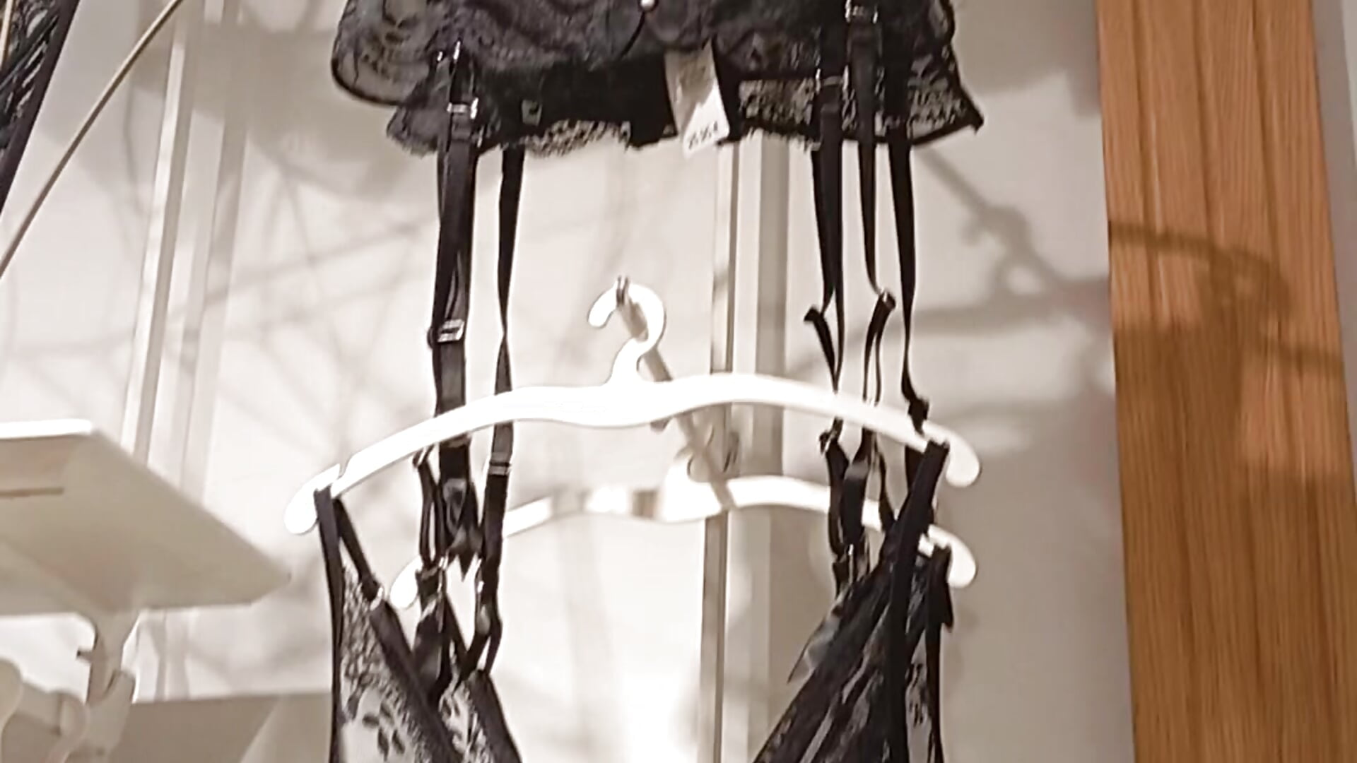 Obiettivo lingerie.. intimissimi non è top - video by Astrid3 cam model