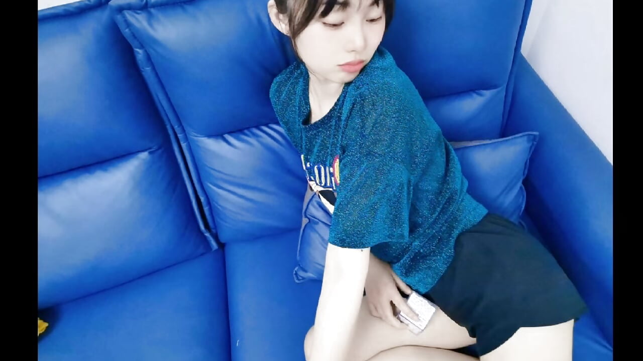 你在偷偷看我吗 - video by baby-yaya20 cam model