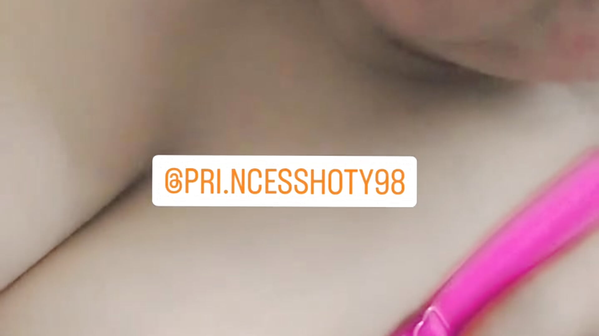 1000105990 - video by princesshoty100 cam model