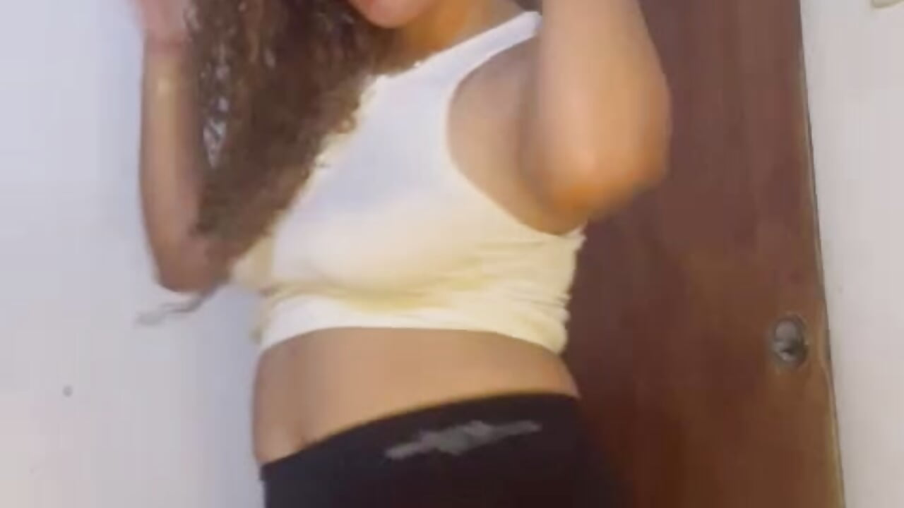 🔥It's not what you see... it's what you imagine - video by Fiorela_1 cam model