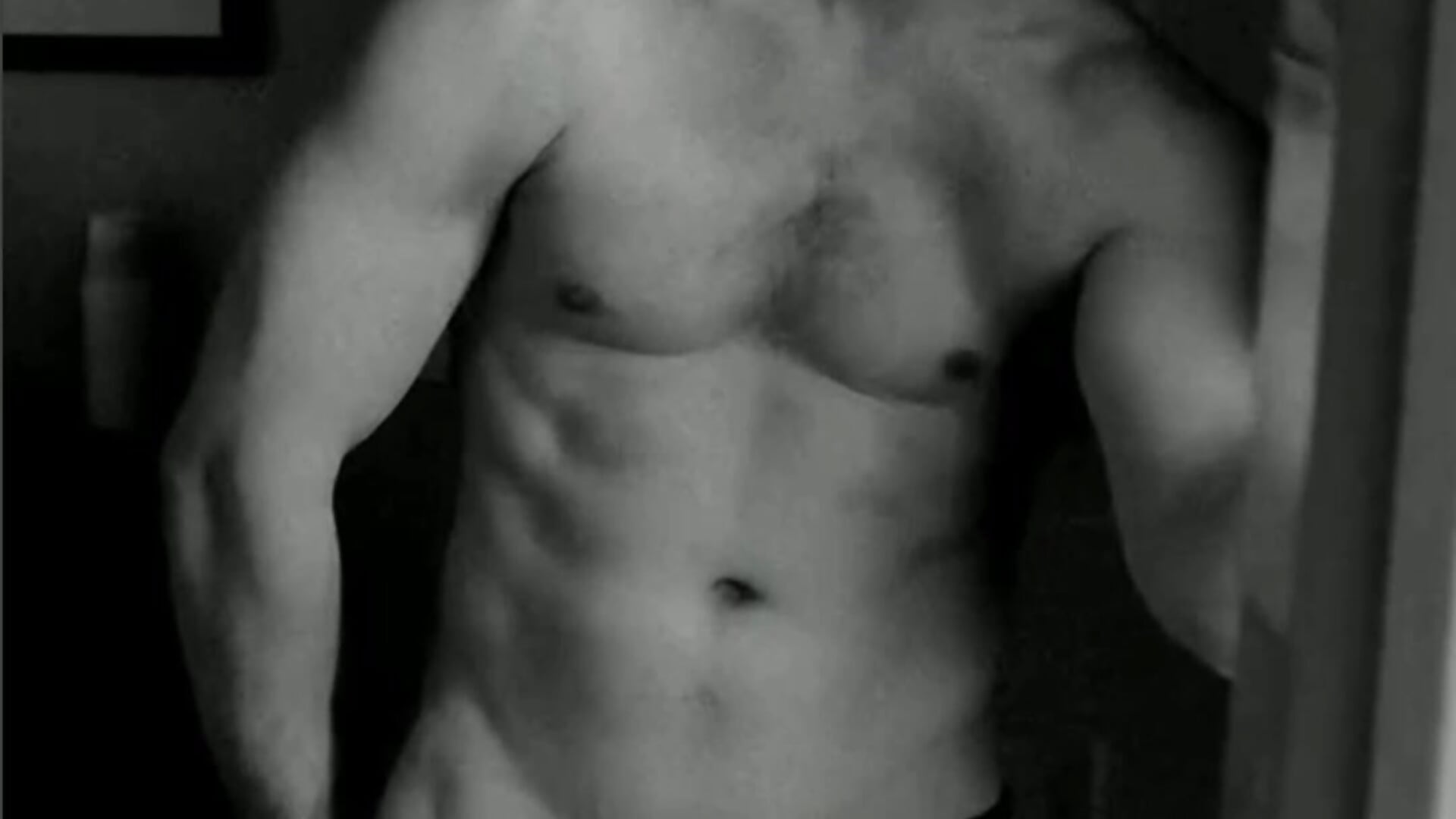 The Machine - video của người mẫu cam AlbinoAdonis