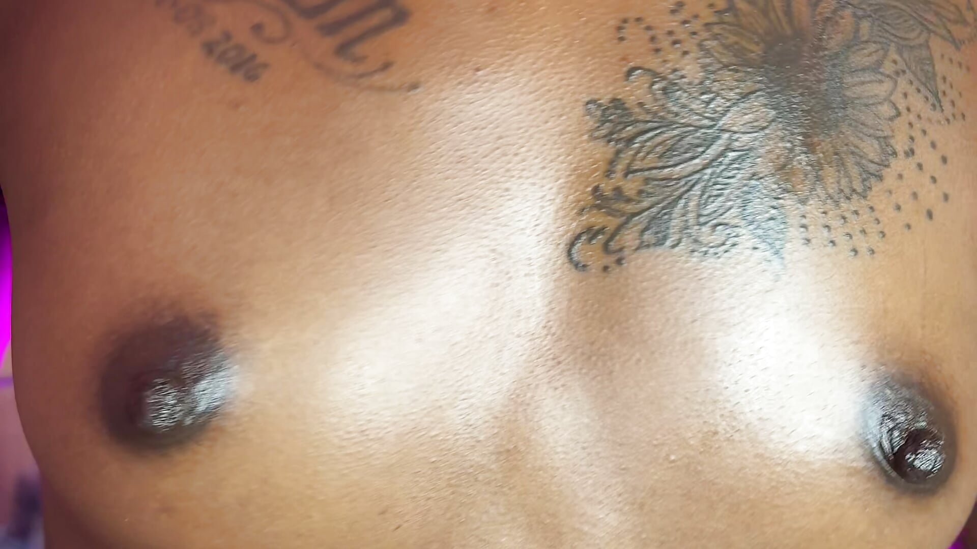 Fucking my tight pussy😋 – video od webkamerové modelky Kloee_12