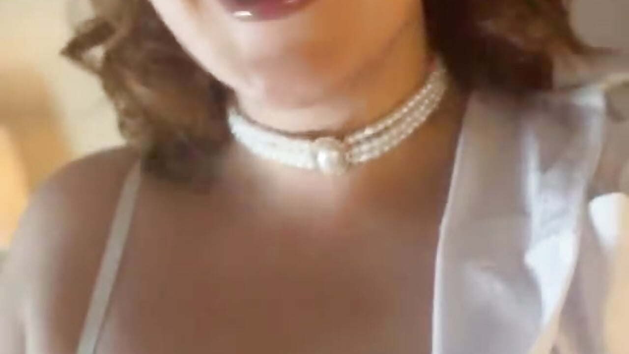 your sexy secretary ready to be fucked - video van Helenstanford cam-model