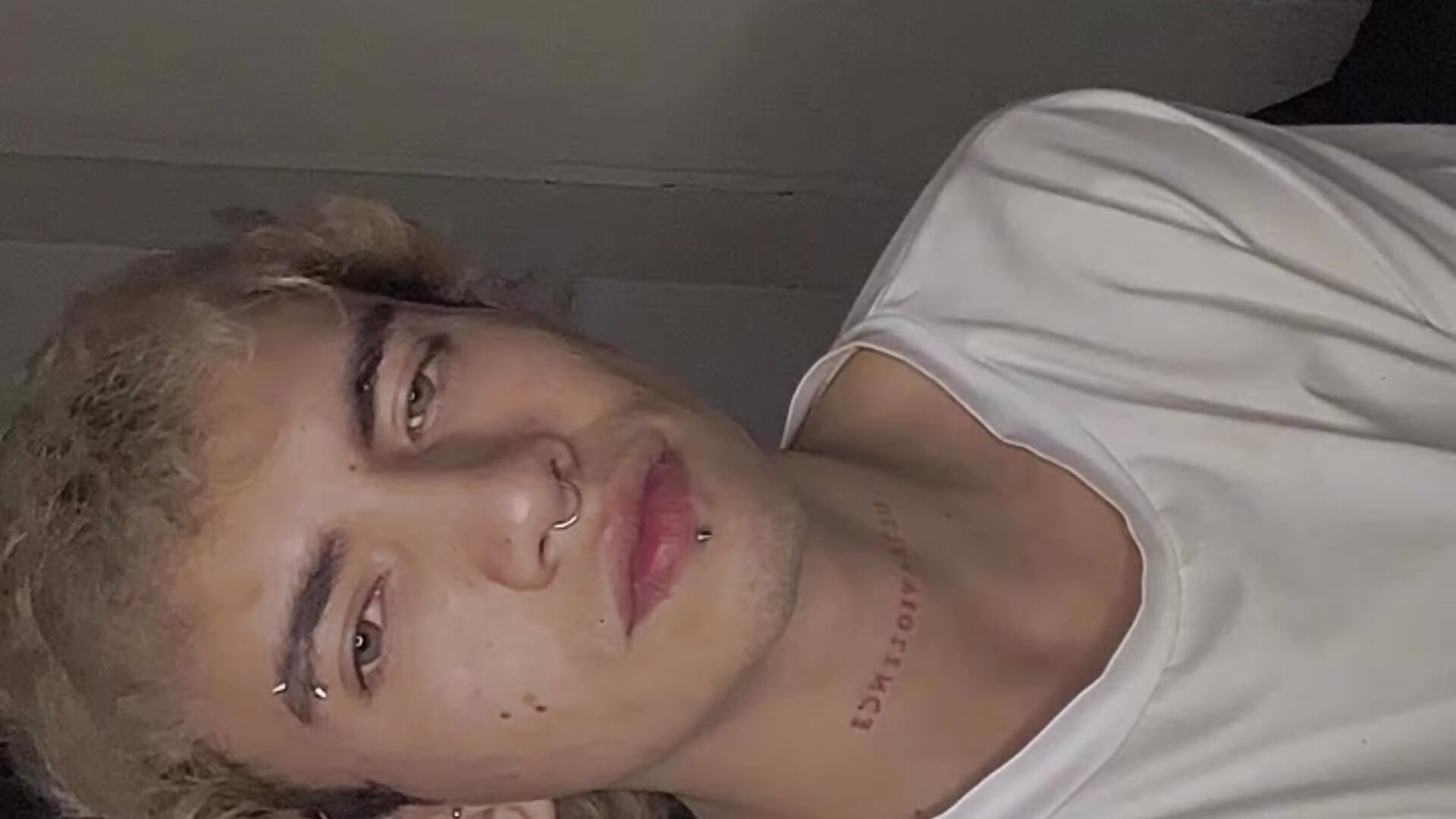 Kiss? - video by Darkodark0 cam model