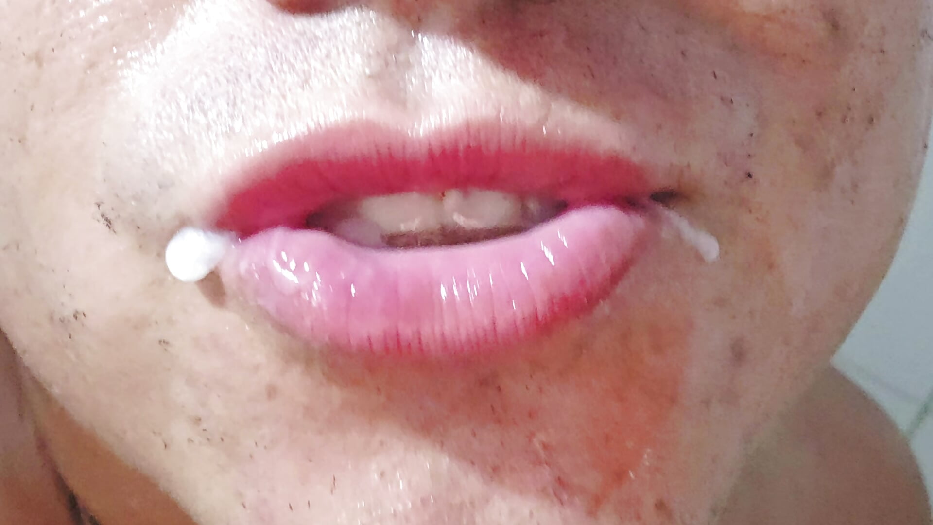 Lechita en la boca🤤🥵 - video Arr22ZZ kameramallilta