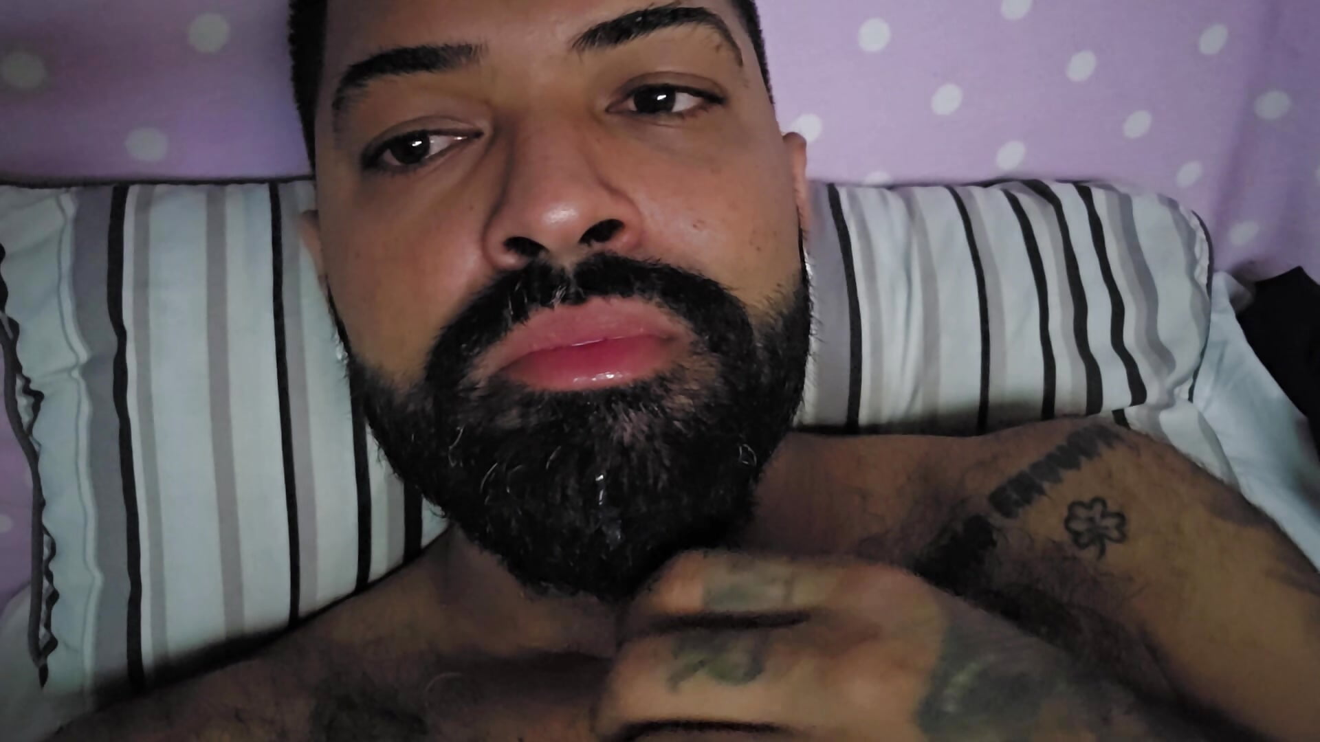 Tragando semen de Macho Hetero y Preñador - video by Rnlysuperguapo cam model