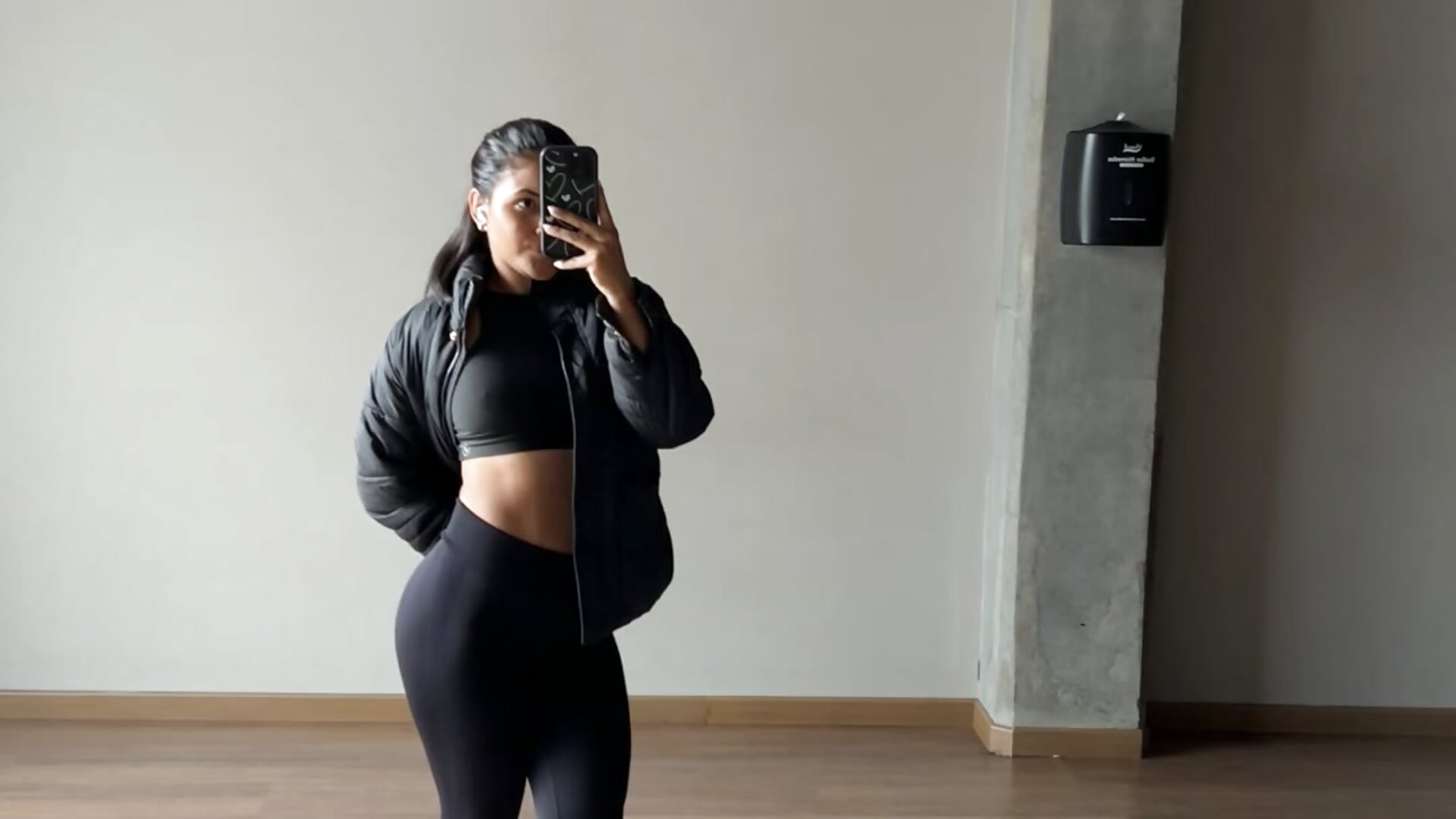 Gym - video by Dalihacopper cam model