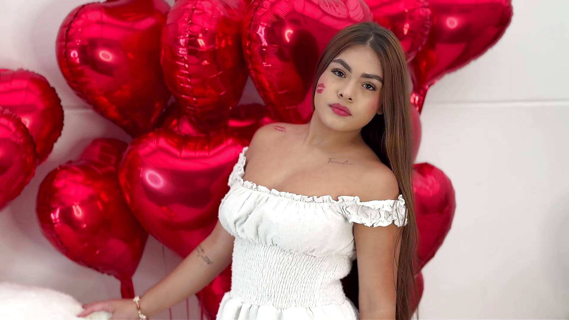 Love Me– MayaMoanXXX kameramodell videója