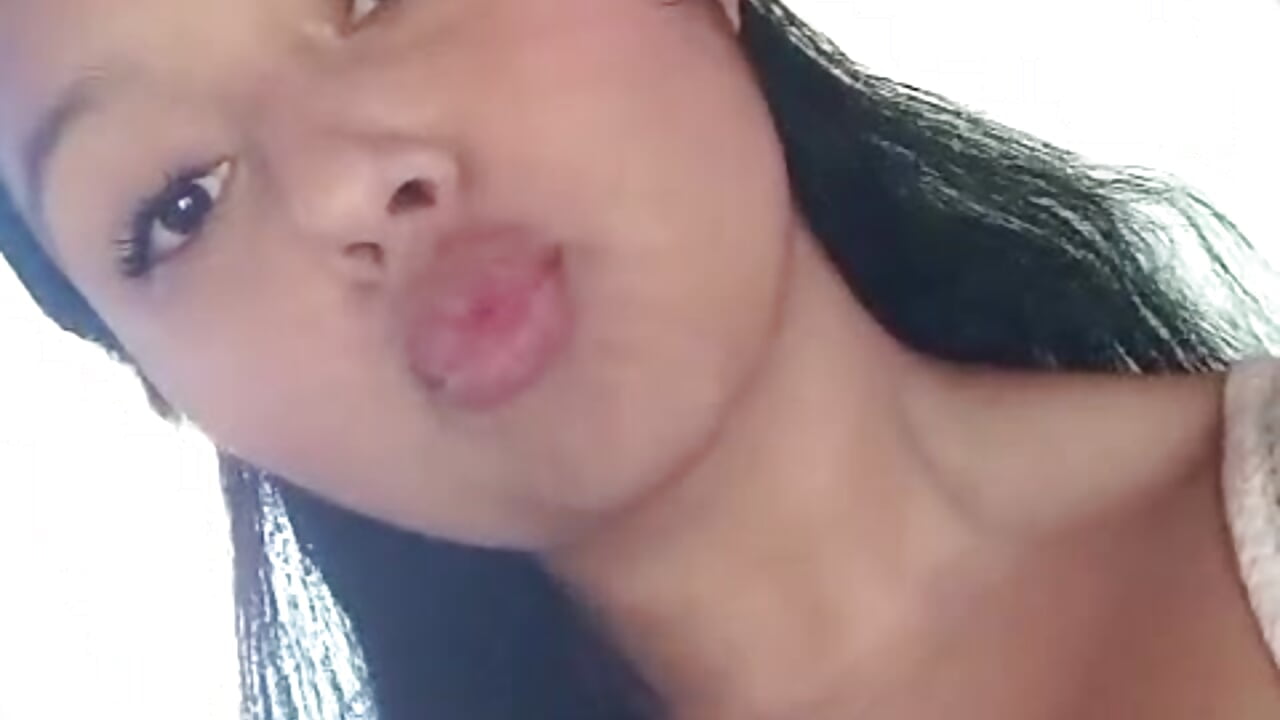 Mia's kisses♥ - video by mia_hot_tf cam model