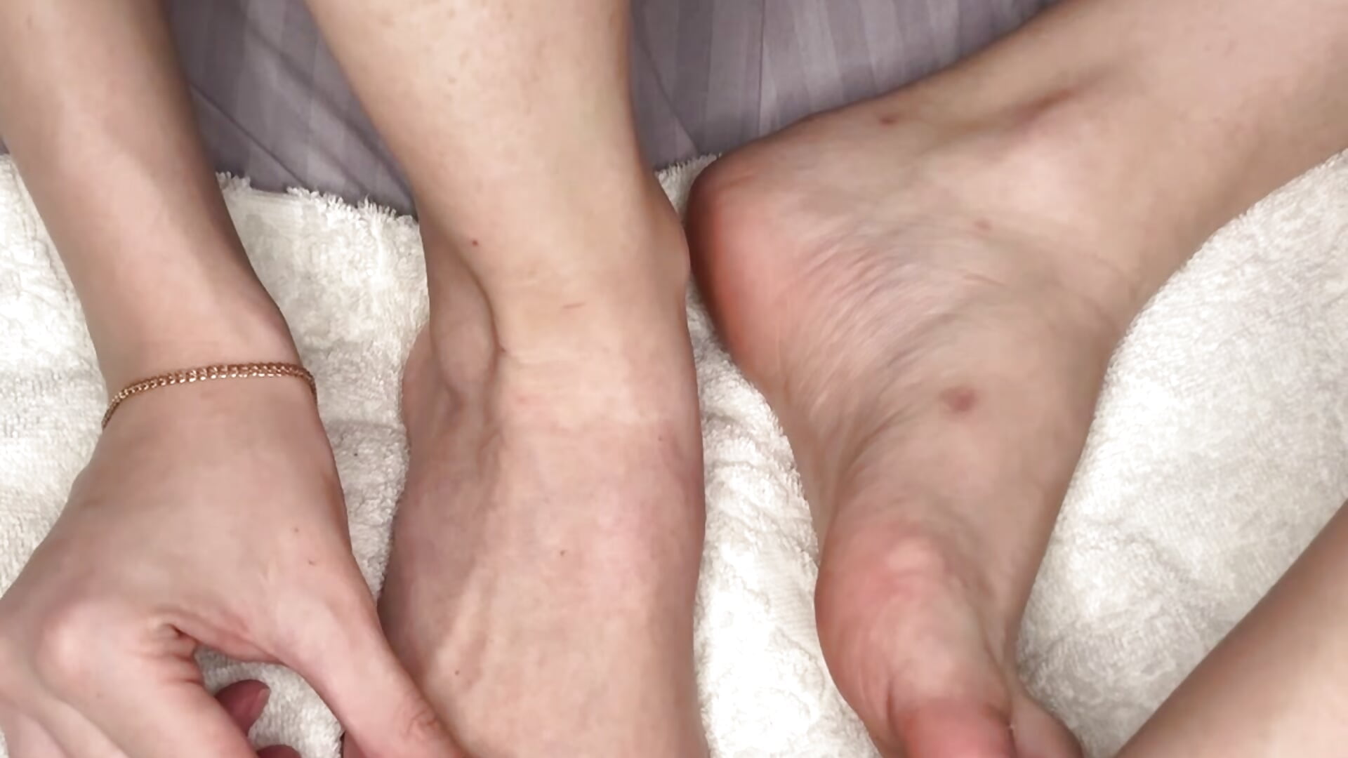 I paint my toenails