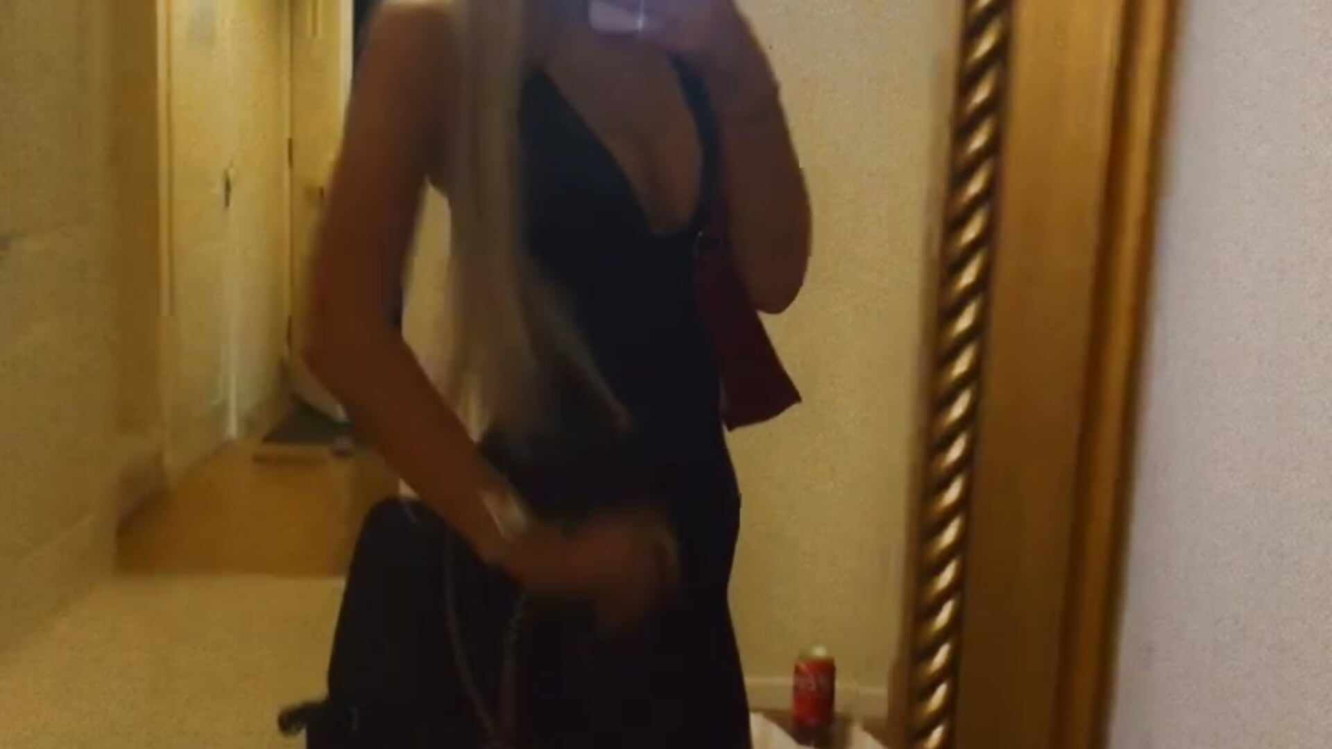 Blonde Barbie🫦 - video by IceEyesUK cam model