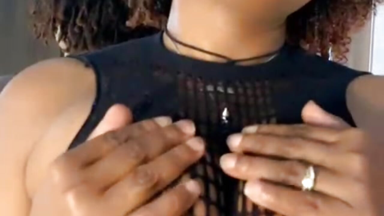 Im sheyla - відео від вебкаммоделі sheyla__ebony