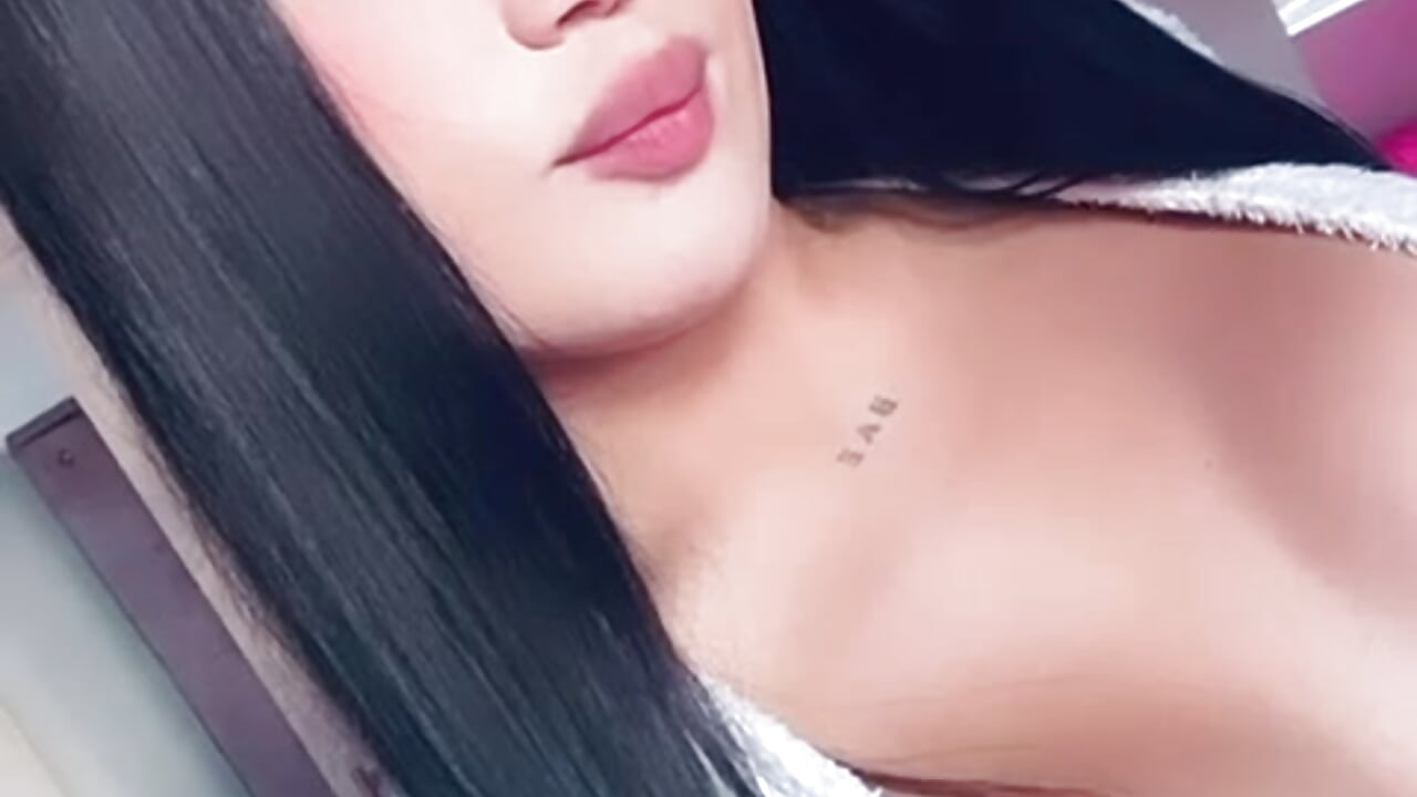 WhatsApp Video 2026-03-04 at 2,09,12 PM - vídeo de vale_piink modelo de câmara