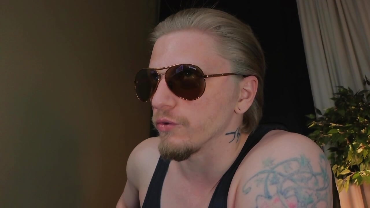 What are you looking for here - Video von Vincent_Hardman Cam-Model