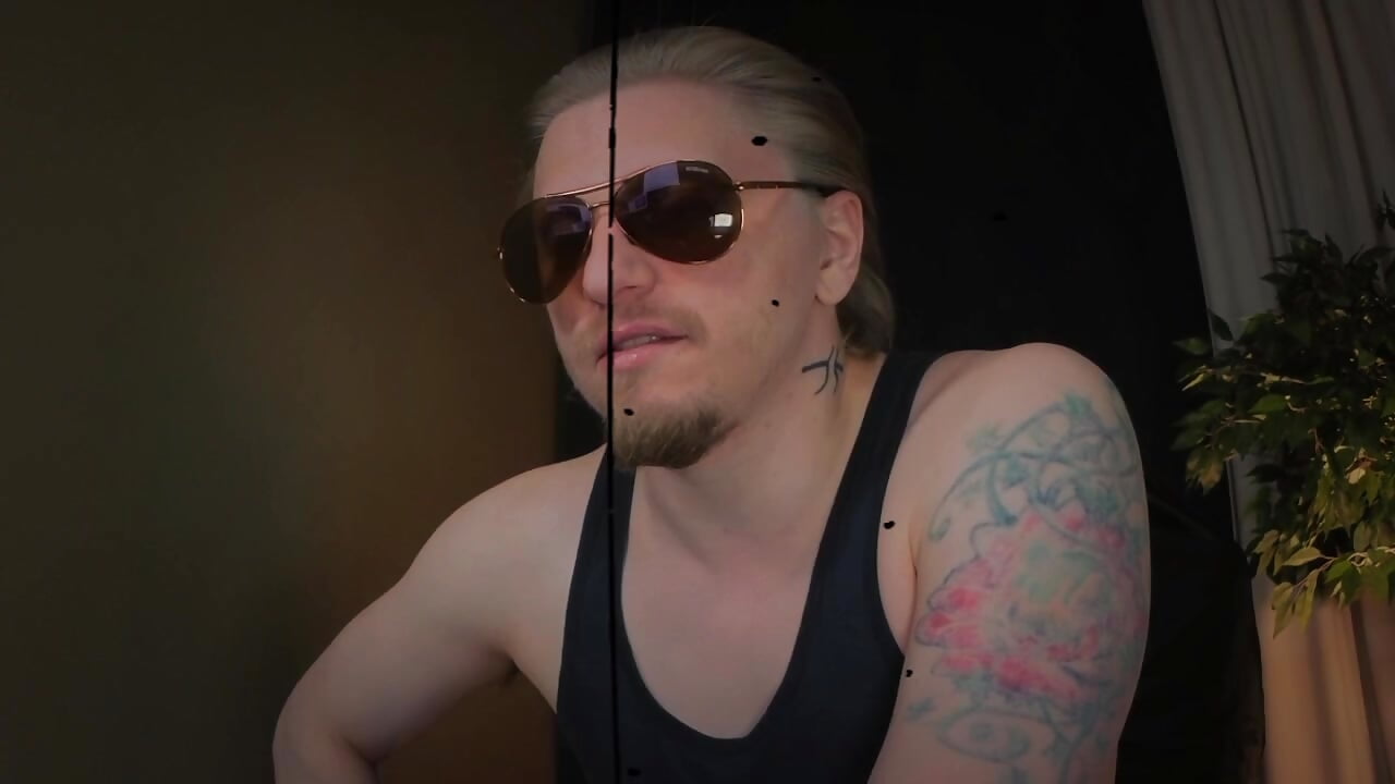 Do you want to watch porn together - Video von Vincent_Hardman Cam-Model