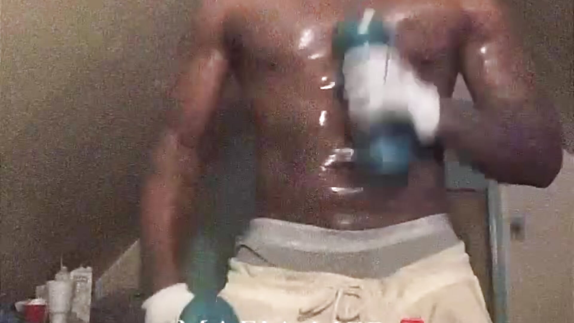 Sexy - vídeo de la modelo de cam Bftf2e