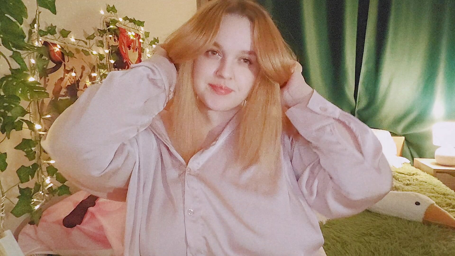 mee <33 - video by Aki_nohana cam model