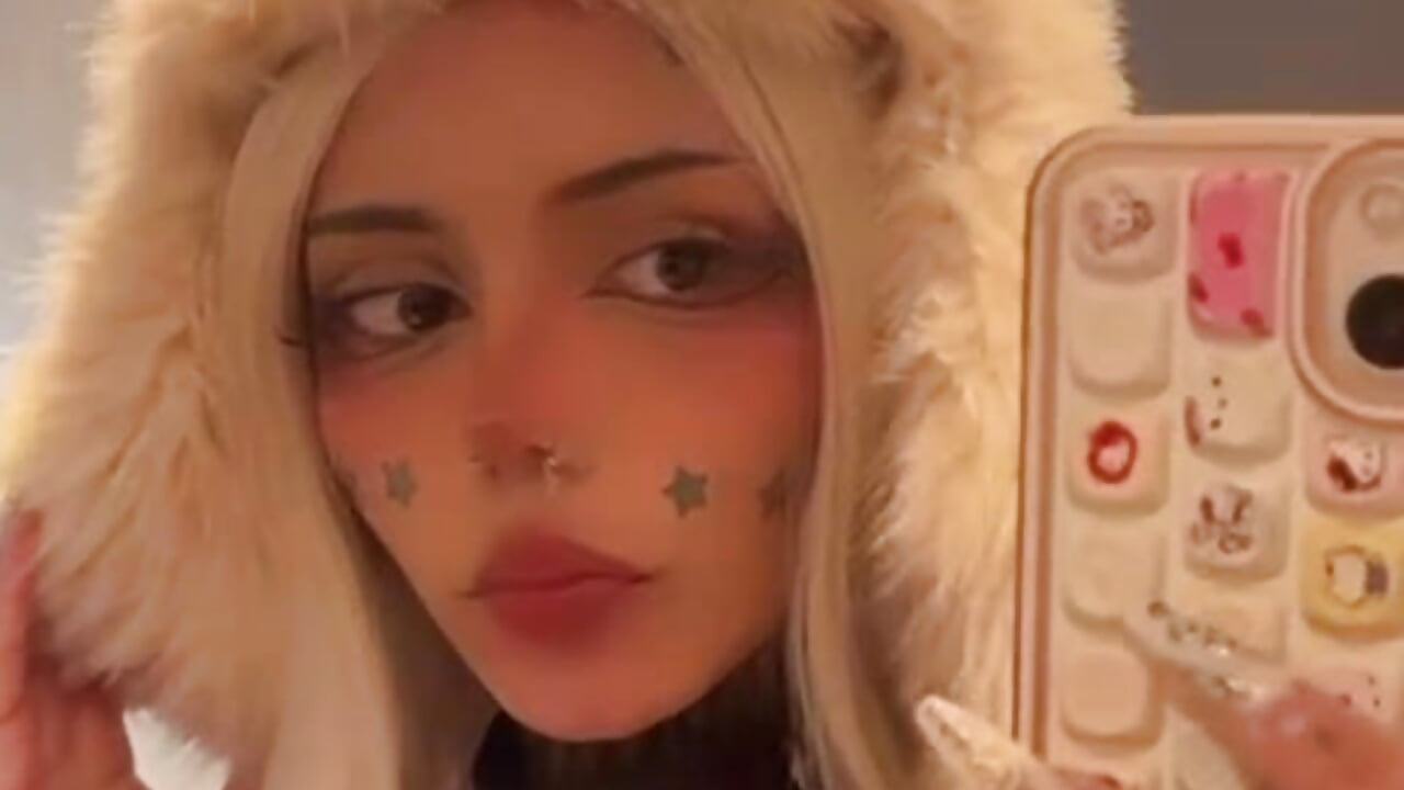 💋💋 - clip cu KoraRousee model videochat