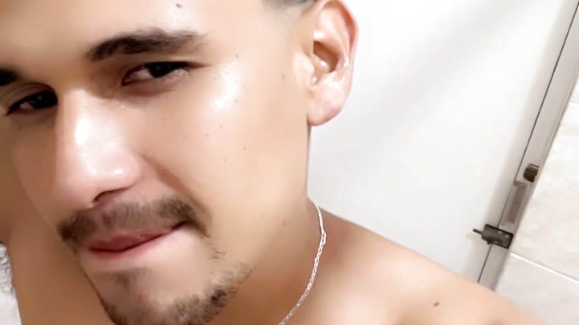 12DE10E4-FD5E-44A3-B52C-F6CE7F96BD7C - video by Bebyesswgy cam model