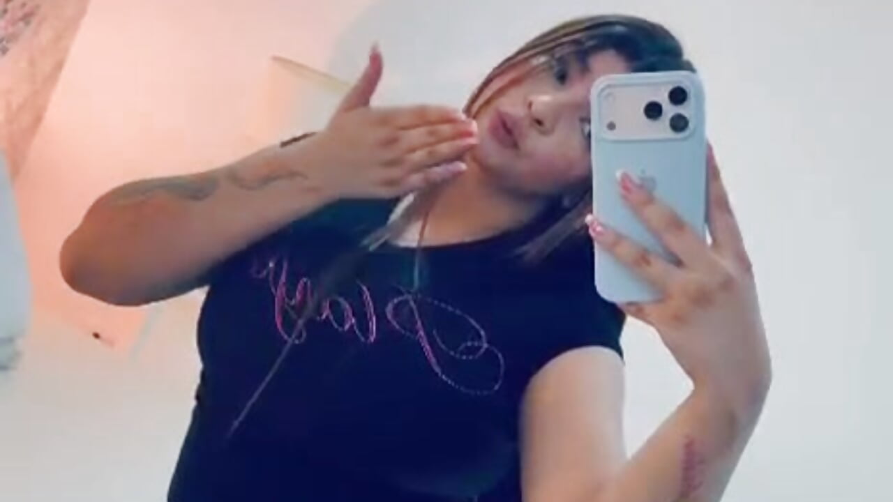 CUTE FACE 🦋🥺 - video by cathalina_ortiz cam model