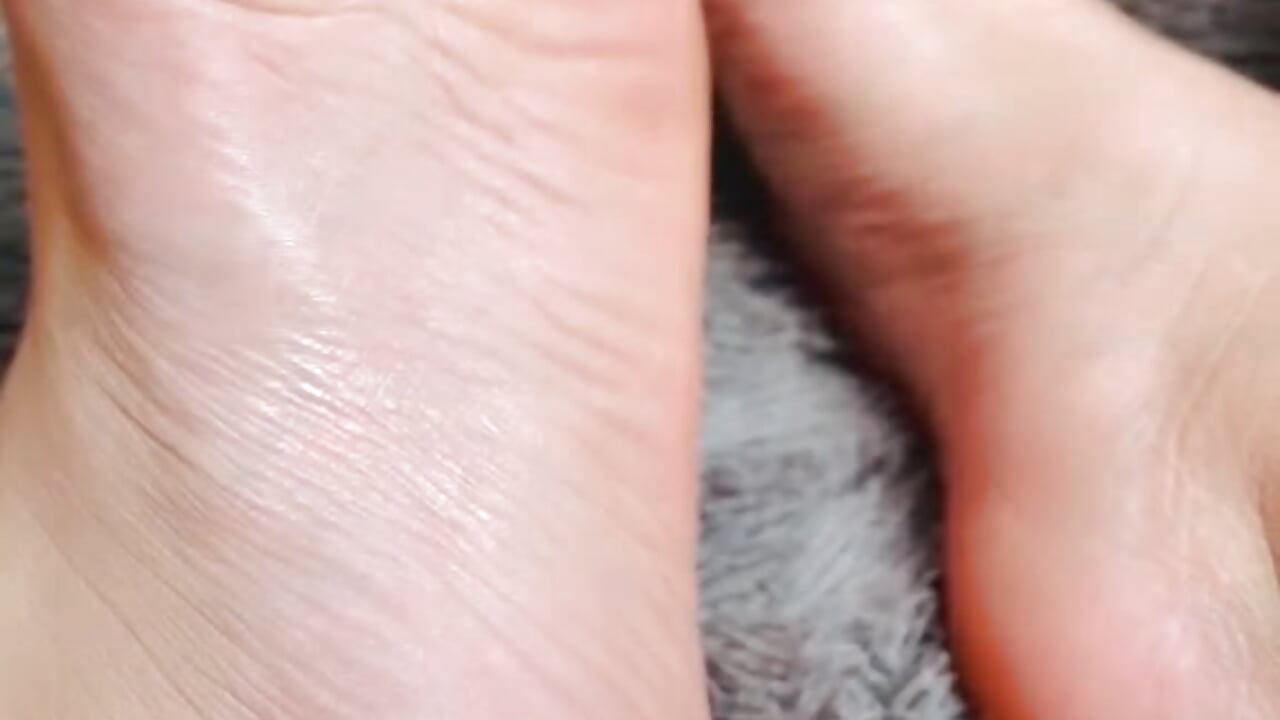 My Sweet feets💗 - video di cathalina_ortiz modella di cam