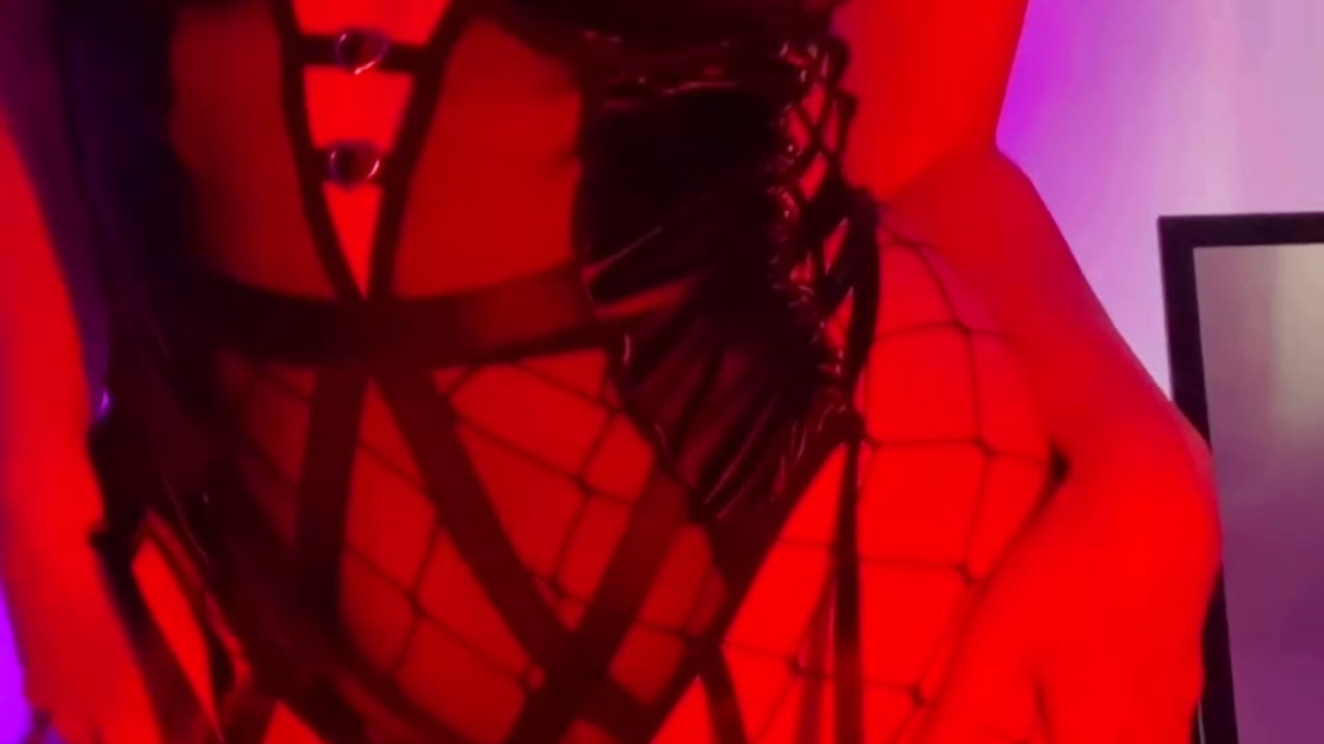 i know how much u guys like leather <3 - video by Jessasmith cam model