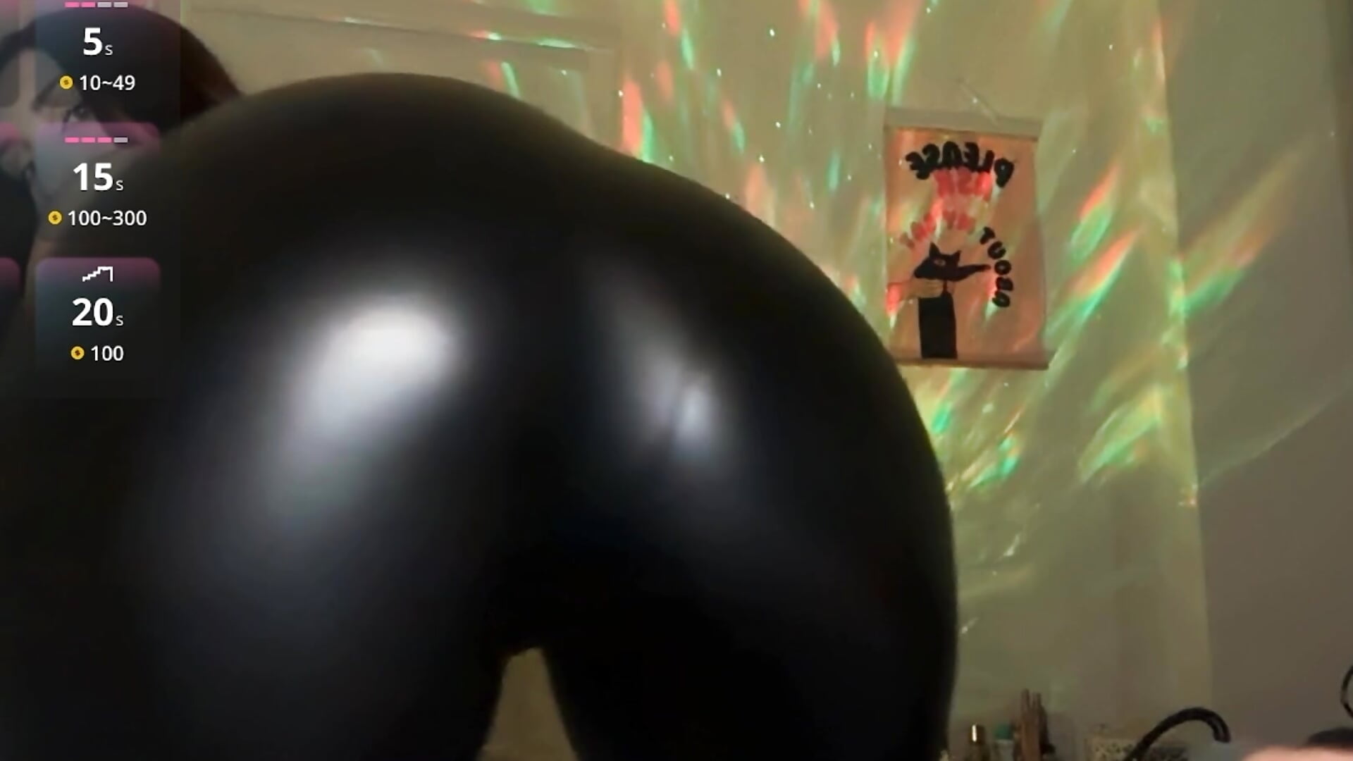 Teasing with big ass in doggy in latex leggings - vídeo de la modelo de cam Jessasmith