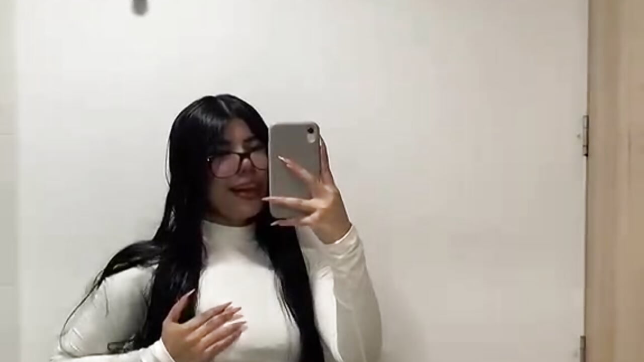 happy - video của người mẫu cam AlejandraScott