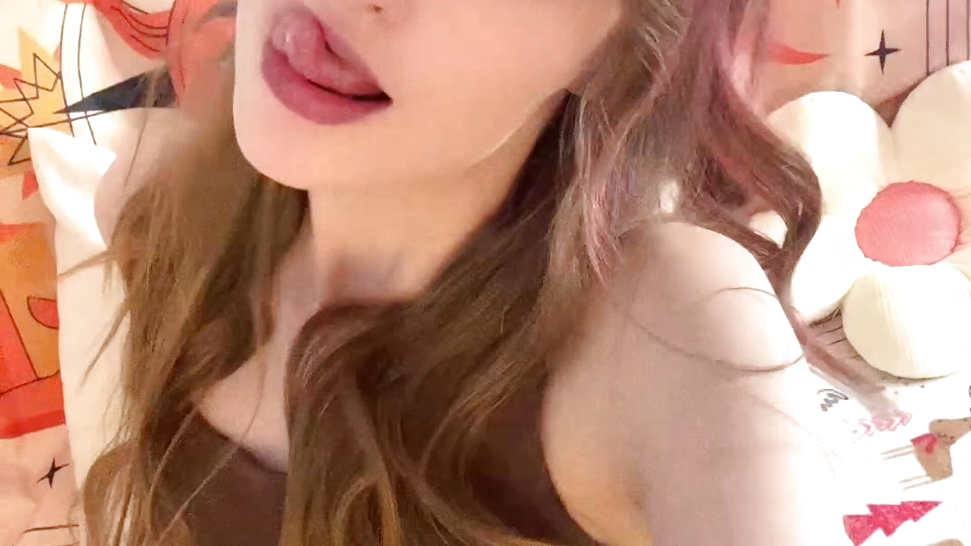 lipsing heheh 💞 - video oleh model kamera Mirabella_Doll