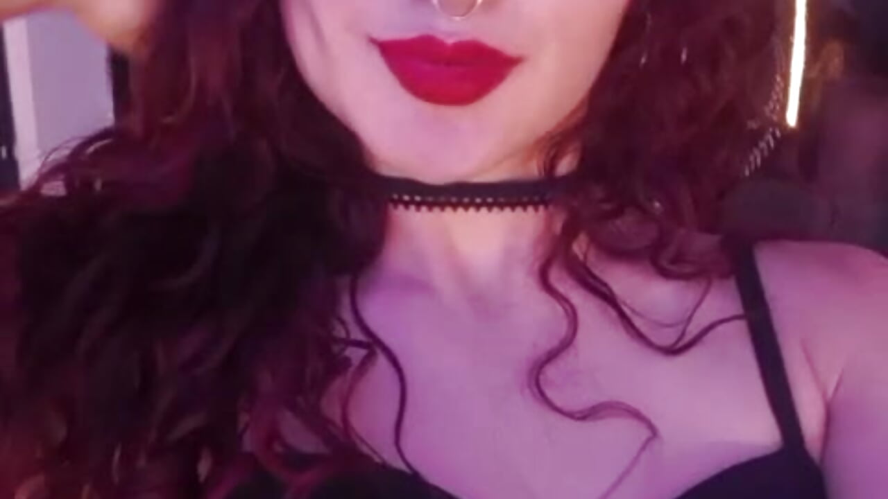 A little black - video by Sabriinaa_Foxx cam model