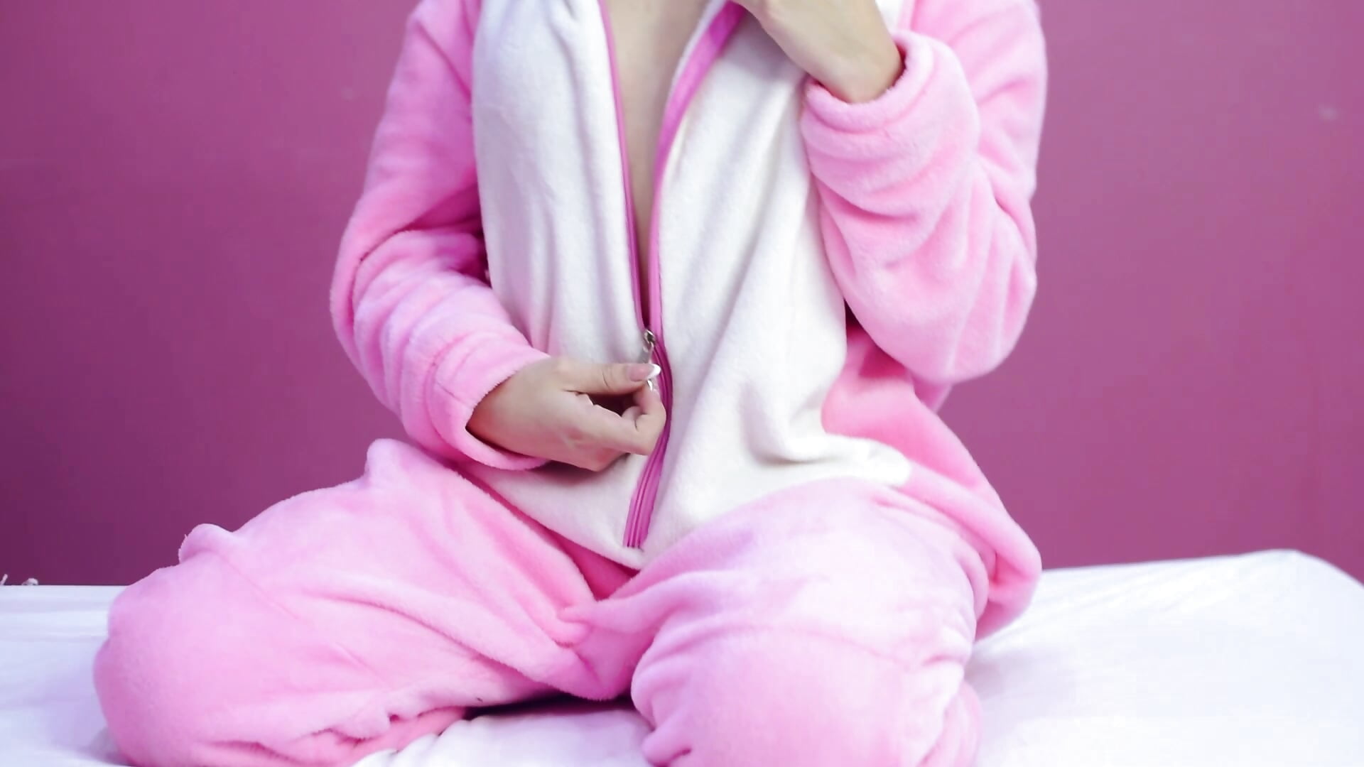 Too Pink to Be Innocent - video van ChloeLaurentt cam-model