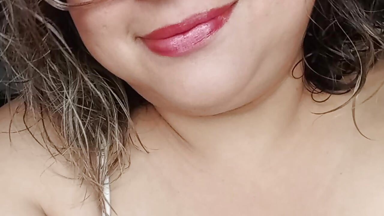 profile-intro-video-1758816733 - vídeo de Chiki_hot92 modelo de câmara