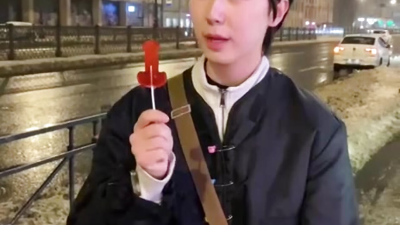 I wonder who it is for,,, — filmik HeejinWang, modela(-lki) na kamerkach