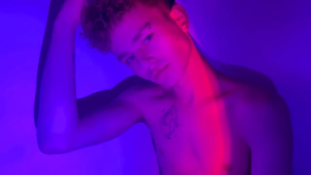 Beauty demonstration - video by NathanCurl cam model