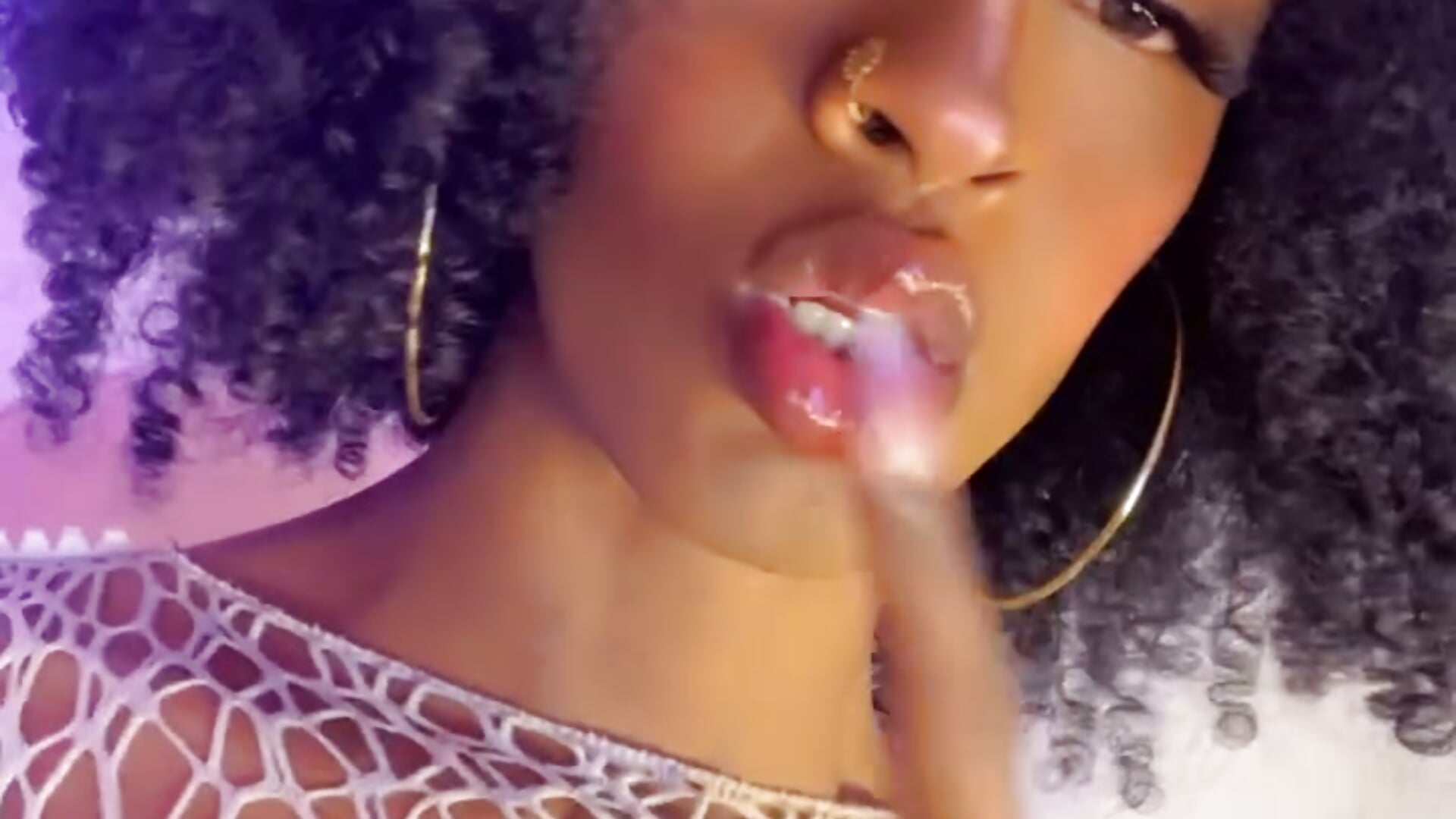 I'm the beautiful Mia 🥵🤩 – video modela na kameri Mia_royal