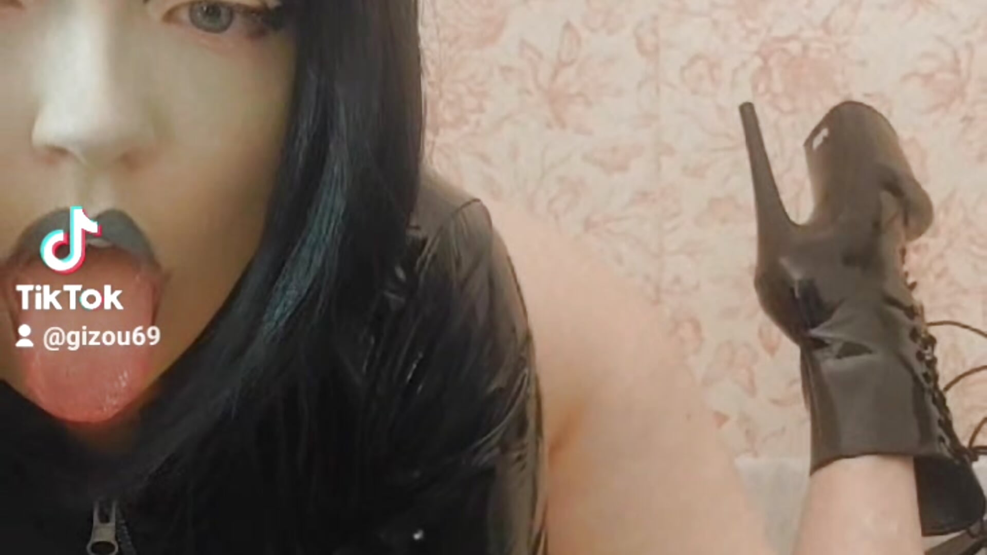 Shelgo  goth 😋 - วิดีโอโดย MaitresseMermaid โมเดลแคม