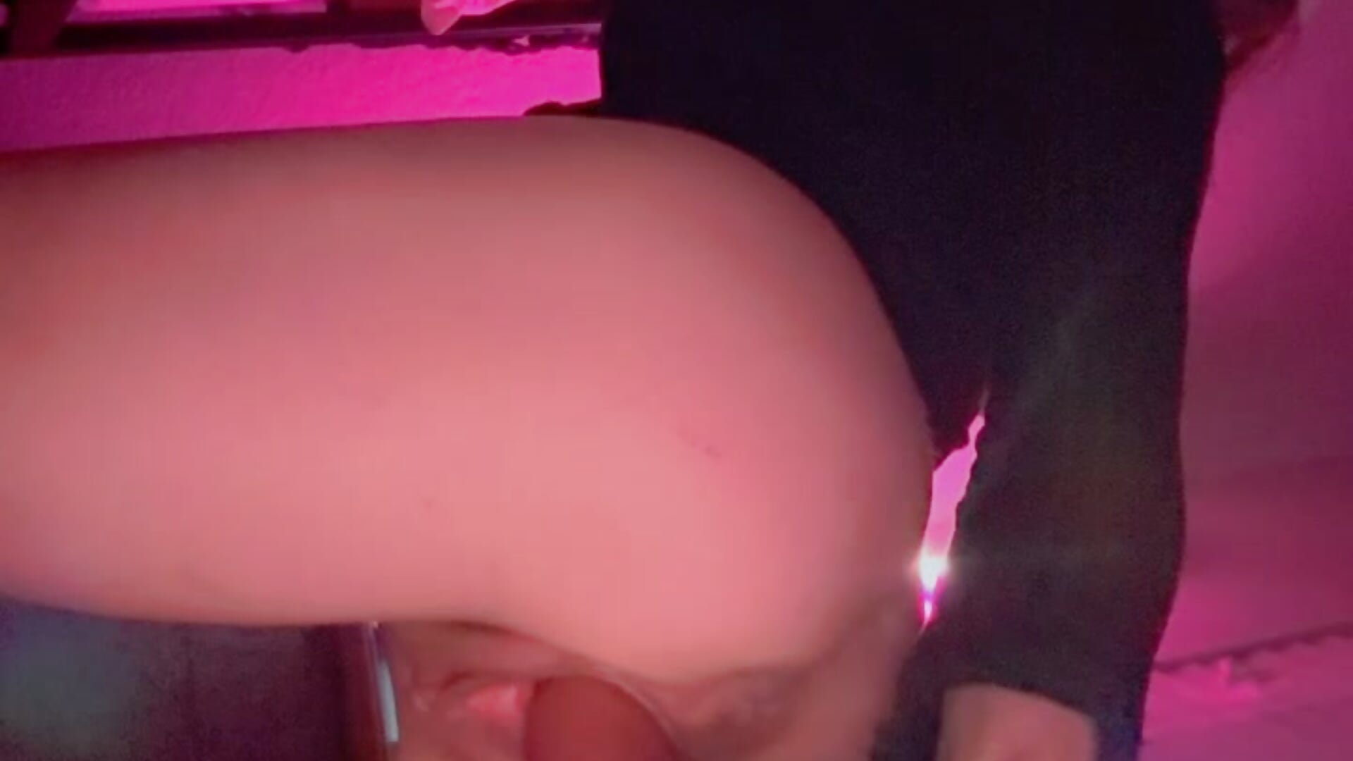 What cums in must cum out - video by Texxaspearl cam model