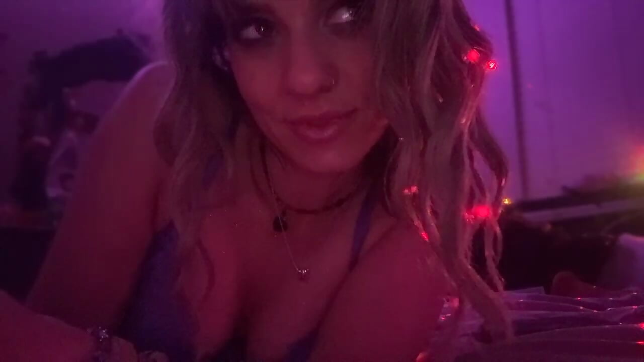 Tongue Teaser - video by Texxaspearl cam model