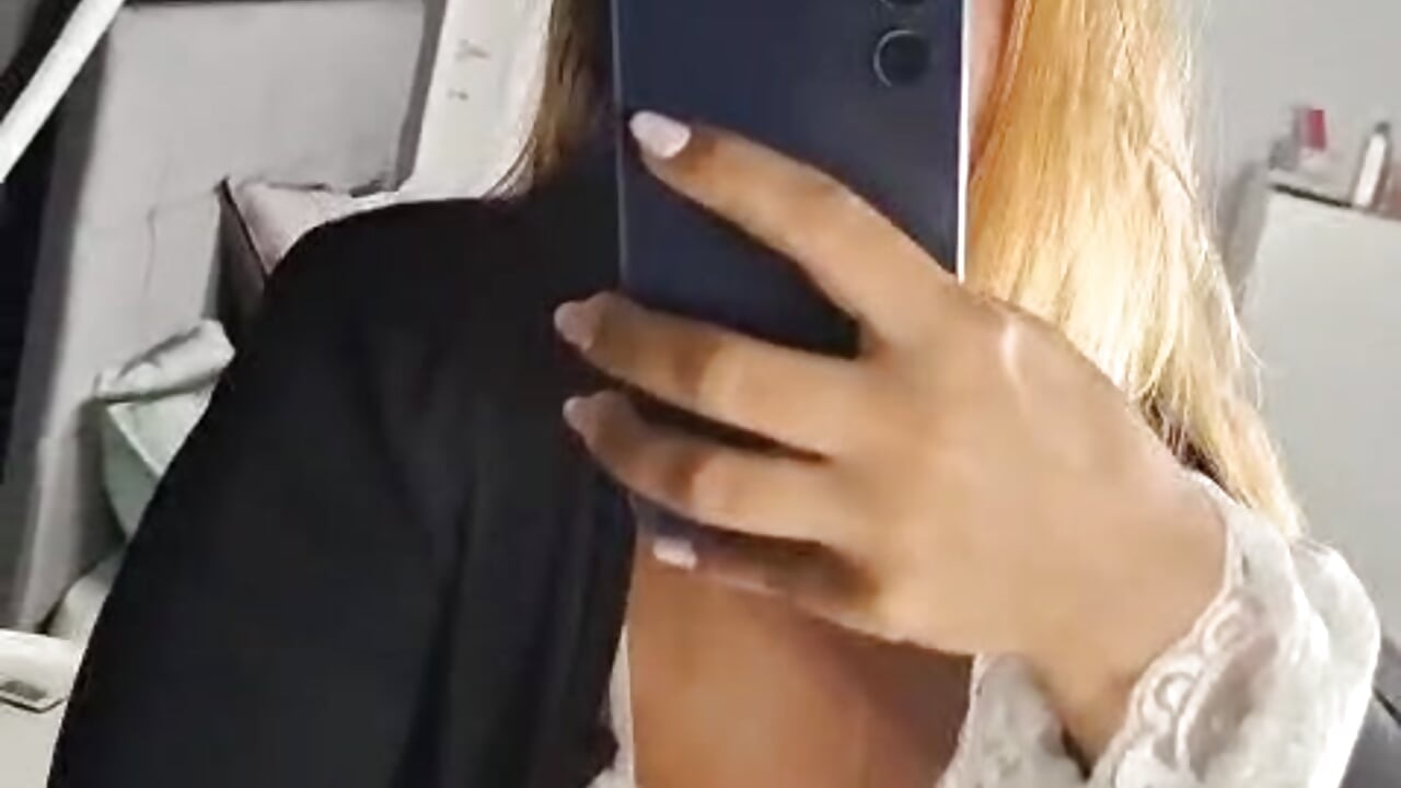 ❤️ - video by AmiraRees cam model