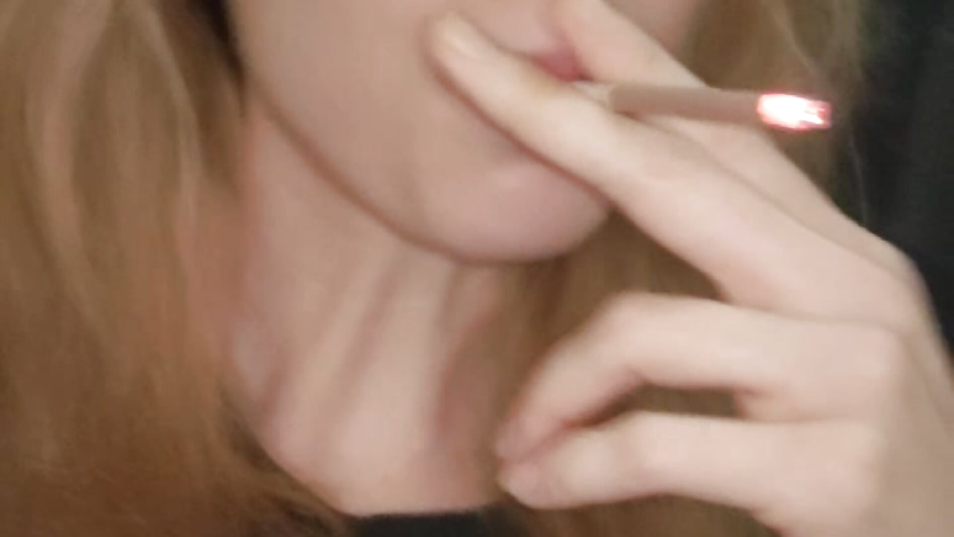 I'm just smoking haha－カメラキャストのFafa_Fluffの動画