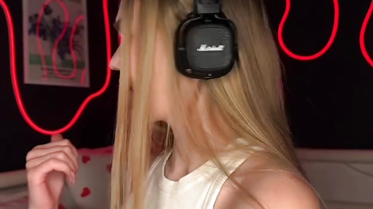 My atmosphere 😈 - video by MilaMoone cam model