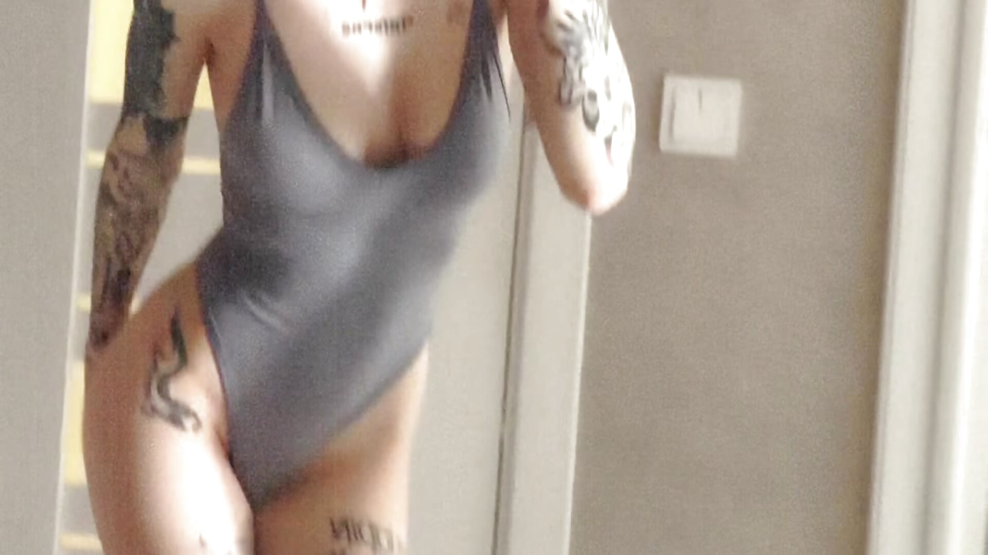 95e5f21f2af7471ba447e5259a30b85a - clip cu Kate_Town model videochat